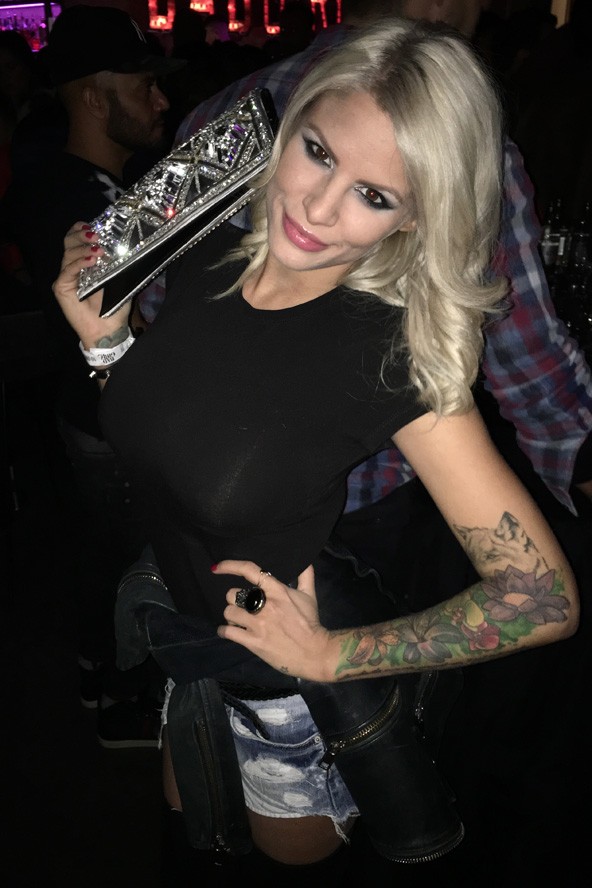 metzker viki, dj, lemezlovas, gardróbnapló