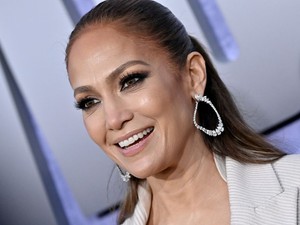 Jennifer Lopez bemutatta brutális kartetoválását