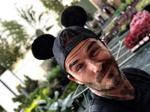 David Beckham a legjobb fej sztárapuka, őrületes Disneyland-bulit csaptak