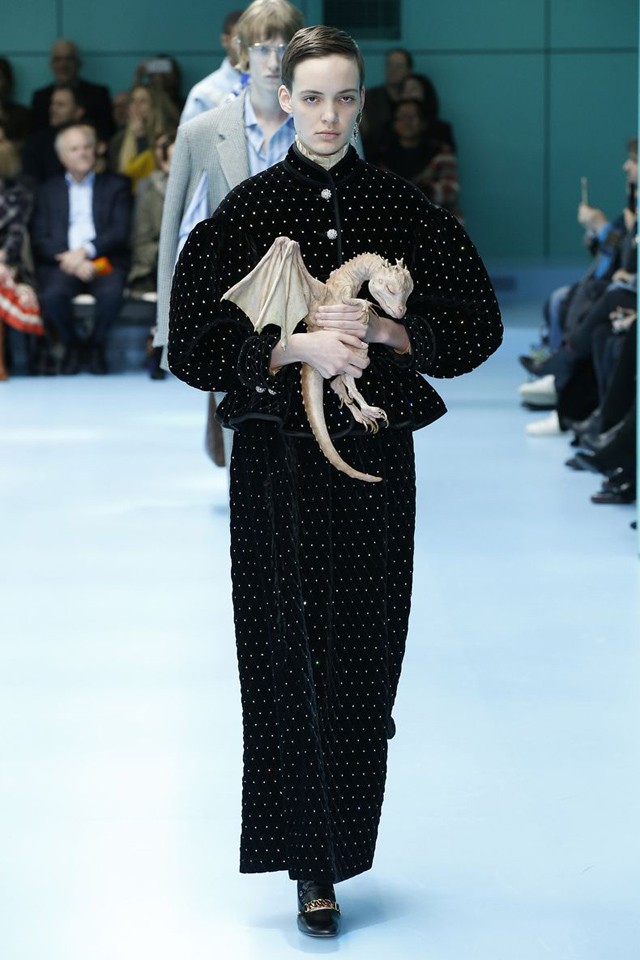 Sárkányok, hordozható fejek, Diana hercegnő - A milánói divathét legjobb pillanatai