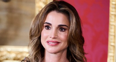 Ránija jordán királyné álomszép jelenségként lépett a pápa elé: az uralkodó felesége csak úgy sugárzott fekete szettjében