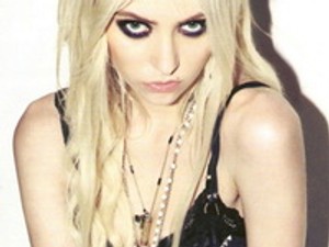 Pornósztárral vetkőzött a Gossip Girl sztárja