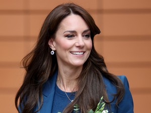 Kvíz: Katalin hercegné szerinted olcsó vagy drága designer ruhát visel a képeken?