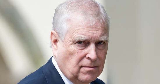 Összeomolhat a brit monarchia, András volt herceg botránya romba döntheti a királyi családot