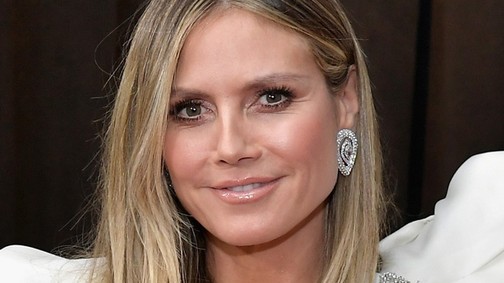 Heidi Klum ismét Victoria´s Secret angyal volt a Grammy-gálán, még szárnyakat is kapott