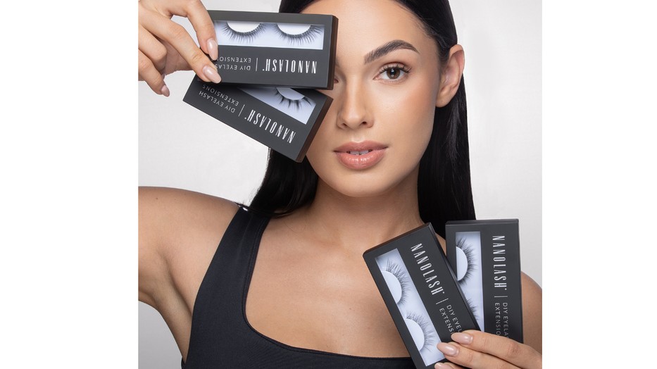 DIY szempilla hosszabbítás: csináld magad otthon a Nanolash műszempilla szettel!