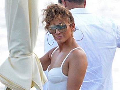 Á, csak újabb ultraszexi fürdőruhás fotók Jennifer Lopezről