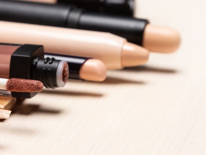 Milyen korrektorral tüntesd el a különböző bőrhibákat? Segítünk!