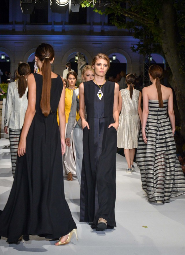 Stílusok és korszakok találkozásából képzőművészeti üzenet a Katti Zoób új kollekcióiban