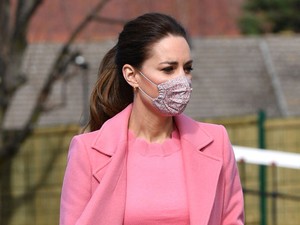 Vilmos herceg reagált Meghan és Harry interjújára, Katalin a ruhájával üzent