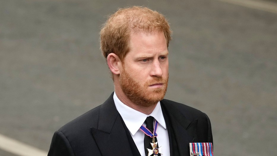 Egy királyi bennfentes szerint Harry herceg az áldozati bárány szerepére pályázik...