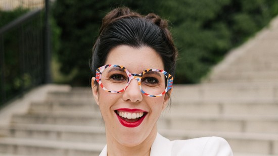 Ahol a szemüveg valóban a személyiség kiterjesztésévé válik - A Thinwood SzemüvegSzabóság története