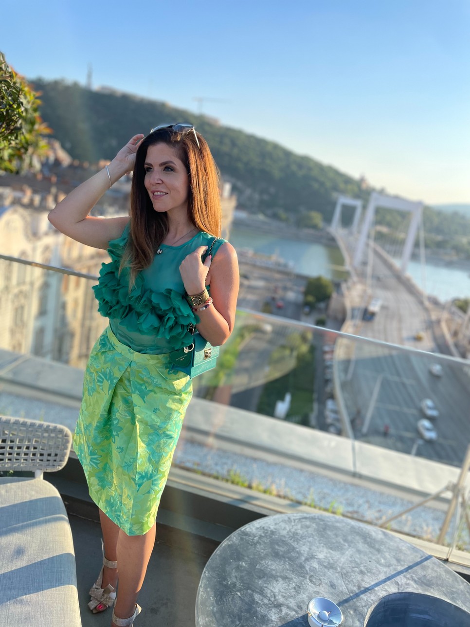 Emeld ki a nőiességedet ezzel a remek szettel!