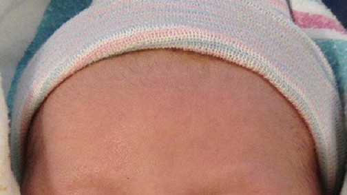 Fergie és Josh Duhamel megmutatták 3 hetes kisfiúkat a nagyvilágnak