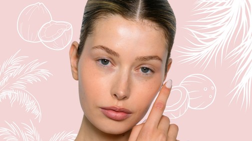 A kókusz körömtrend mindent elsöpör idén nyáron, ami az útjába kerül