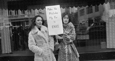 Ugye te is egy szőrmementes Európában szeretnél élni, ahol nem kínozzák a kisállatokat!