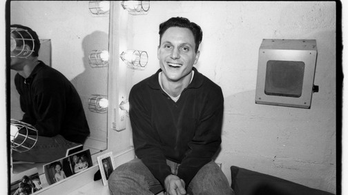 Hollywood egykori főgonosza új szerepben: Sztáredzőt és Amerikát megmentő kutatót alakít Tony Goldwyn - Interjú