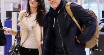 George Clooney a feleségéhez fiatalodik