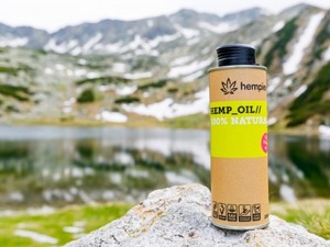 Megfiatalít a fű? Így használd a kenderolajat, hogy segítse bőröd regenerálódását!