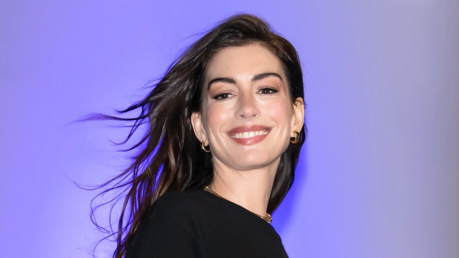Anne Hathaway új frizurára váltott