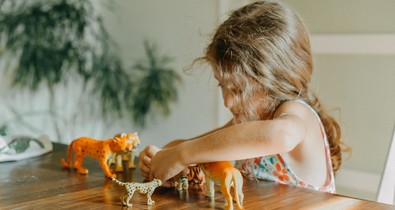 Írtam egy levelet a gyermekkori énemnek, akinek túl hamar kellett felnőnie