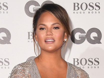 Mindvégig rosszul ejtettük ki Chrissy Teigen nevét, íme, hogy hogyan kell helyesen: