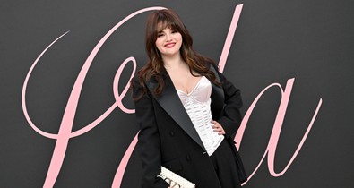 Selena Gomez pucéran posztolt a fürdőkádból, imádjuk az új korszakát