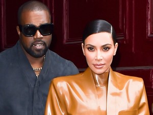 Pornósztárnak öltözve vitték játszani a gyerekeket a Kardashian-anyukák