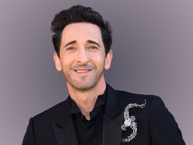 Szem nem marad szárazon: menhelyről fogadott örökbe kutyát Adrien Brody, magyar nevet kapott a tündéri háziállat