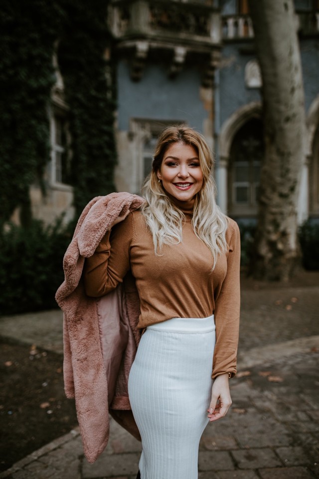 Nagy Kata bebizonyítja, hogy a szoknya lehet egy tökéletes téli darab is