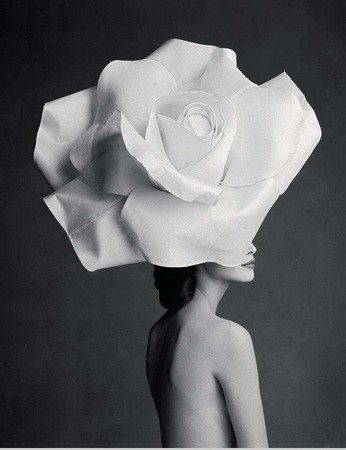 Christy Turlington híres fotóját Patrick Demarchelier készítette 1992-ben.