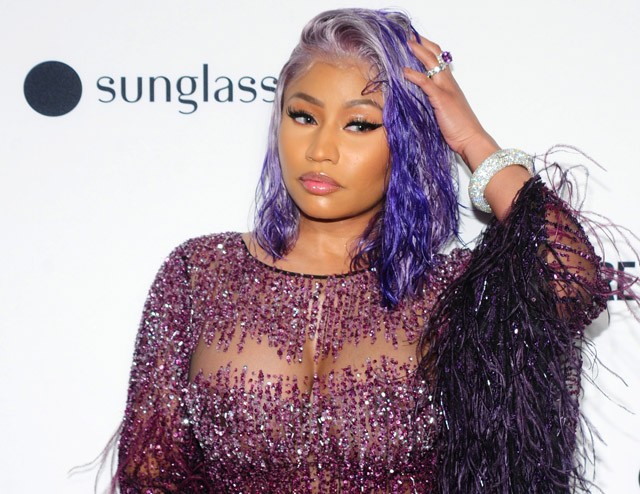 Nicki Minaj átlátszó ruhában