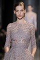 Axente Vanessa az Elie Saab haute couture show-n