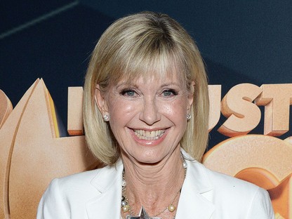 Olivia Newton-John háromszor győzte le a rákot, de itt van, él és soha nem nézett ki jobban