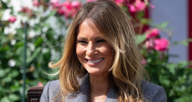 Melania Trump kis feketében lopta el a show-t: a first lady büszkén sétált férje mellett a vörös szőnyegen