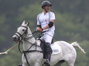 Nincs több titkolózás! Harry herceg és barátnője először nyilvános helyen