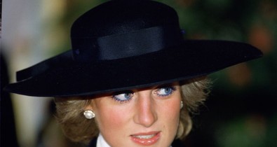 Ma már senki nem emlékszik Diana hercegné csodás szettjére, pedig a cannes-i filmfesztivál egyik legszebb darabja volt