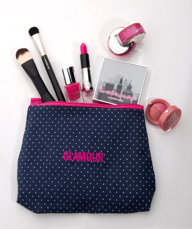 Szelfizz a GLAMOUR neszesszerért, és további nyeremények is várnak!