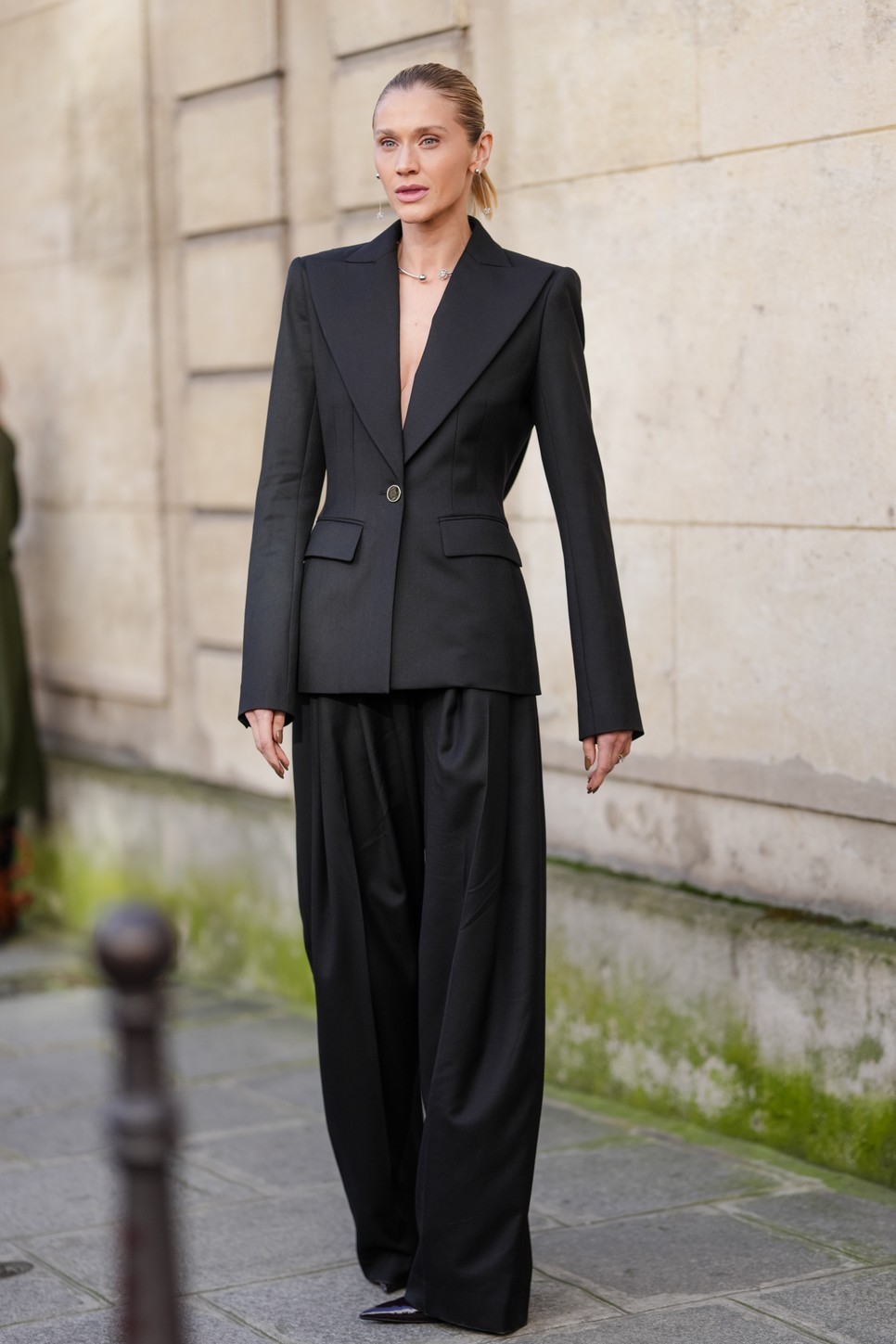 A rég elfeledett szűkített derekú blézer most felvette a versenyt oversize társaival