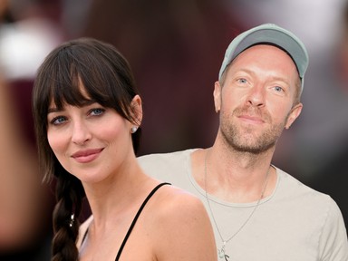 Ez a valódi oka Chris Martin és Dakota Johnson szakításának, a színésznő hihetetlen fájdalmakon ment keresztül