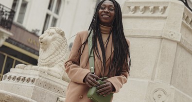 Nem zavarja a zord időjárás, Rose ma is nagyon csinos