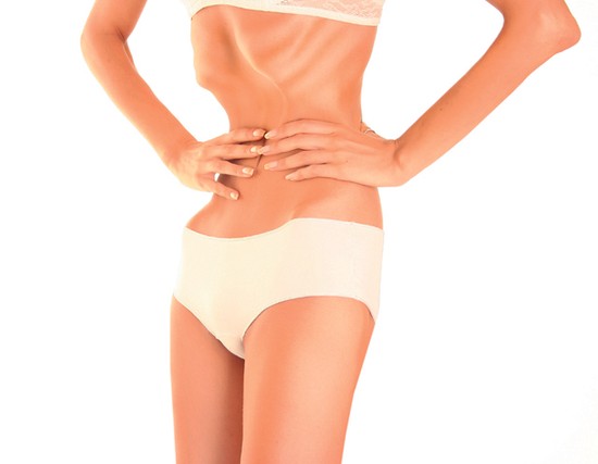 Őszintén az evészavarokról és a divatszakma kapcsolatáról - megjelent Bogár Nikolett első könyve