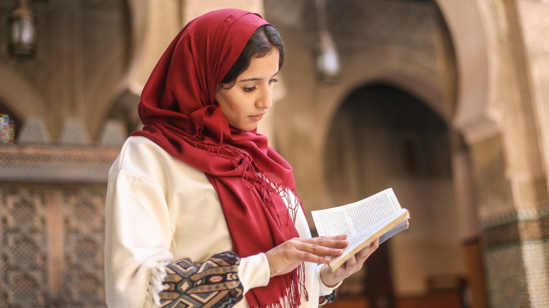 Fel sem fogjuk, hogy számunkra az írás és az olvasás mennyire természetes, míg egyes helyeken a mai napig kiváltságnak számít, pláne, a nők körében