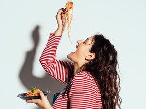 Emésztési problémákhoz és anyagcsere zavarokhoz vezethet, ha mindig a kedvenc kajád eszed