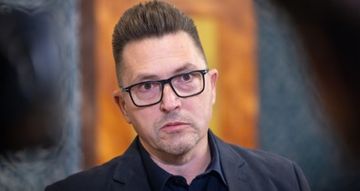 Kovács Ákosnál rákbetegséget diagnosztizáltak, lemondta a nyári koncertjeit
