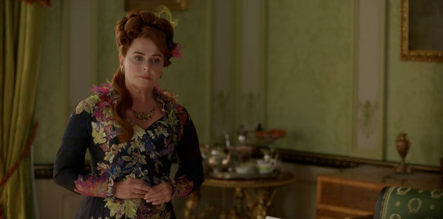 Ki lapulhat a bámulatos hajkorona alatt?