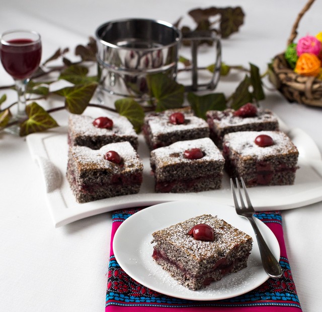 Vigyázz, nem tudod abbahagyni: meggyes-mákos süti