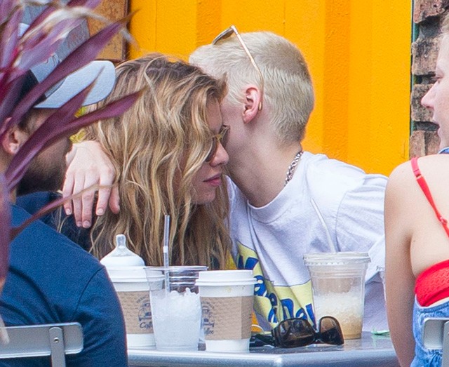 Stella Maxwell és Kristen Stewart 