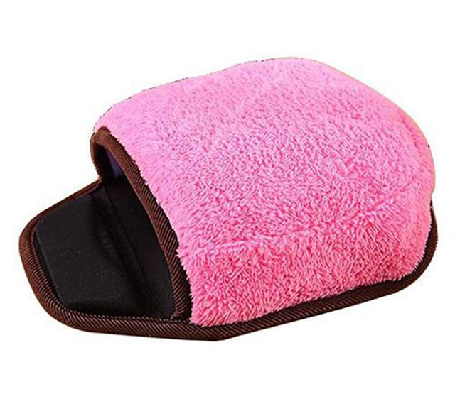 Fázik a kezed az irodában? Akkor a fűthető egérpad életed találmánya