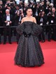 Irina Shayk az archív Armani Privé 2019-es kollekciójából választott egy csodás, pöttyös ruhakölteményt. És nem ez volt az egyetlen vintage választása az idei cannes-i filmfesztiválon.